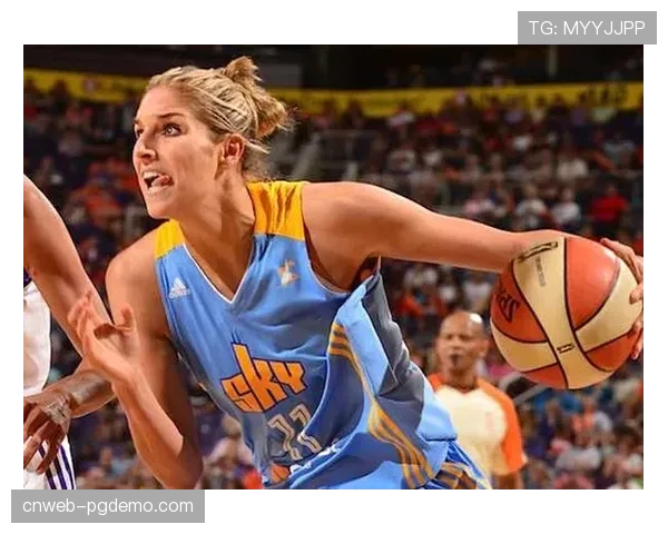 神秘人官方更新伤情,核心前锋埃琳娜-多恩已恢复对抗训练,归期未定 神秘人官方更新伤情,核心前锋埃琳娜-多恩已恢复对抗训练,归期未定